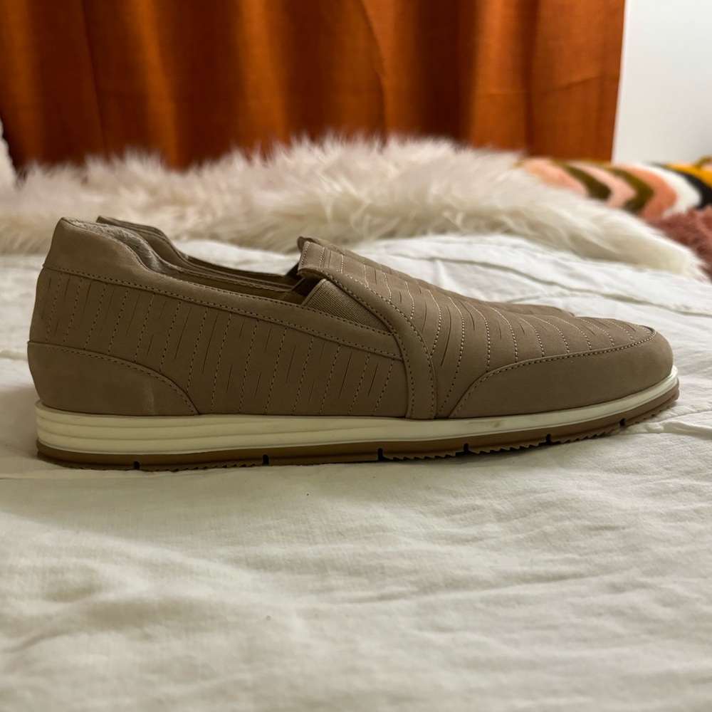 Vaneli Sport NWT tan slip on flats